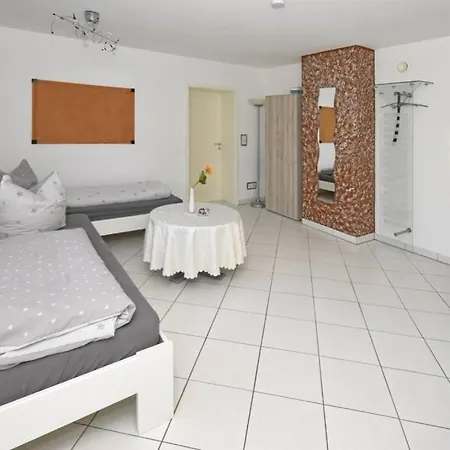 Gartenblick An Der Mainschleife *